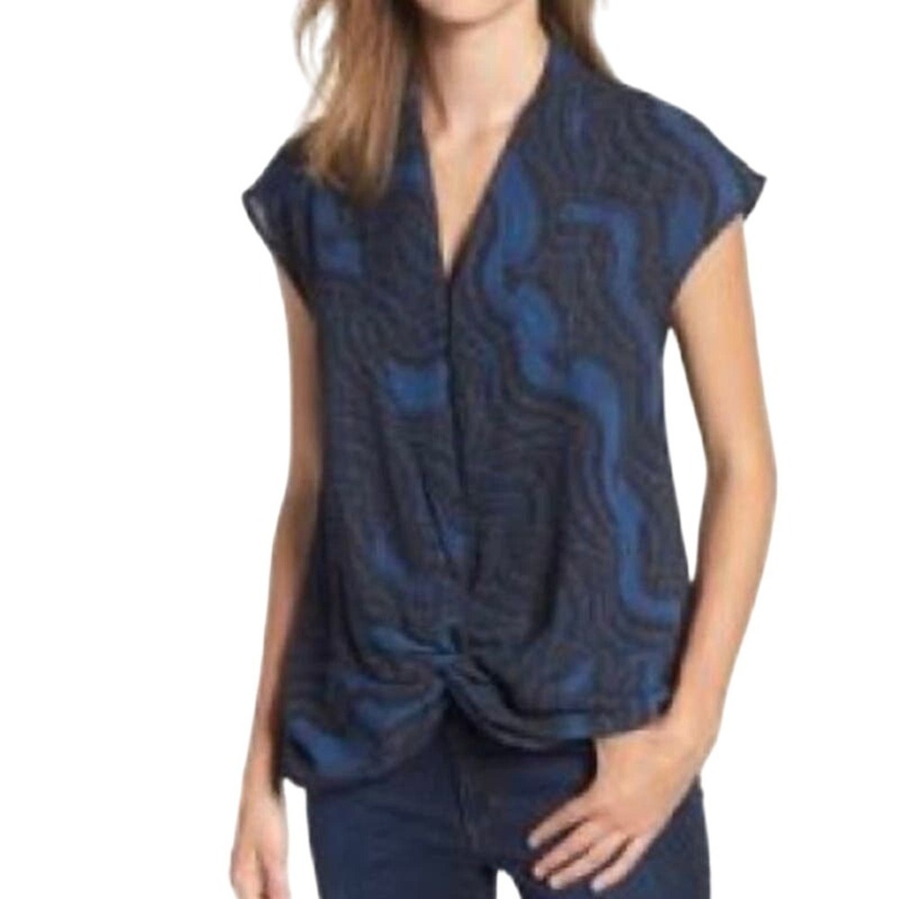 TROUVÉ Twist Front Knot Top